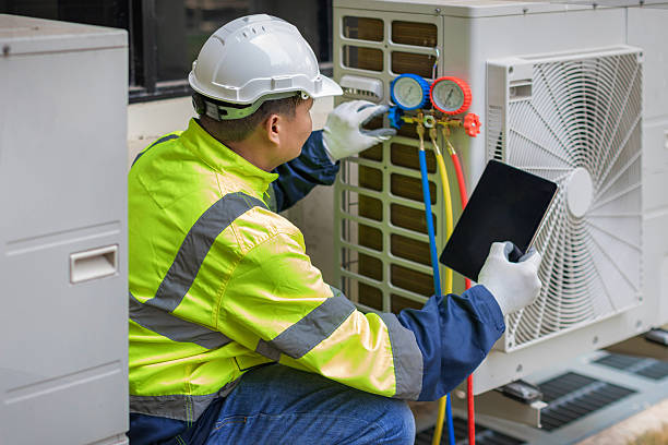 Professional Hvac technician working in Louisville, CO